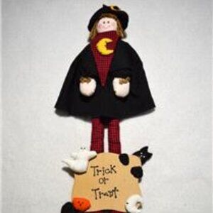 Vintage Hand Crafted Fabric Halloween Treat or Treat Wall Hanging 24"L
